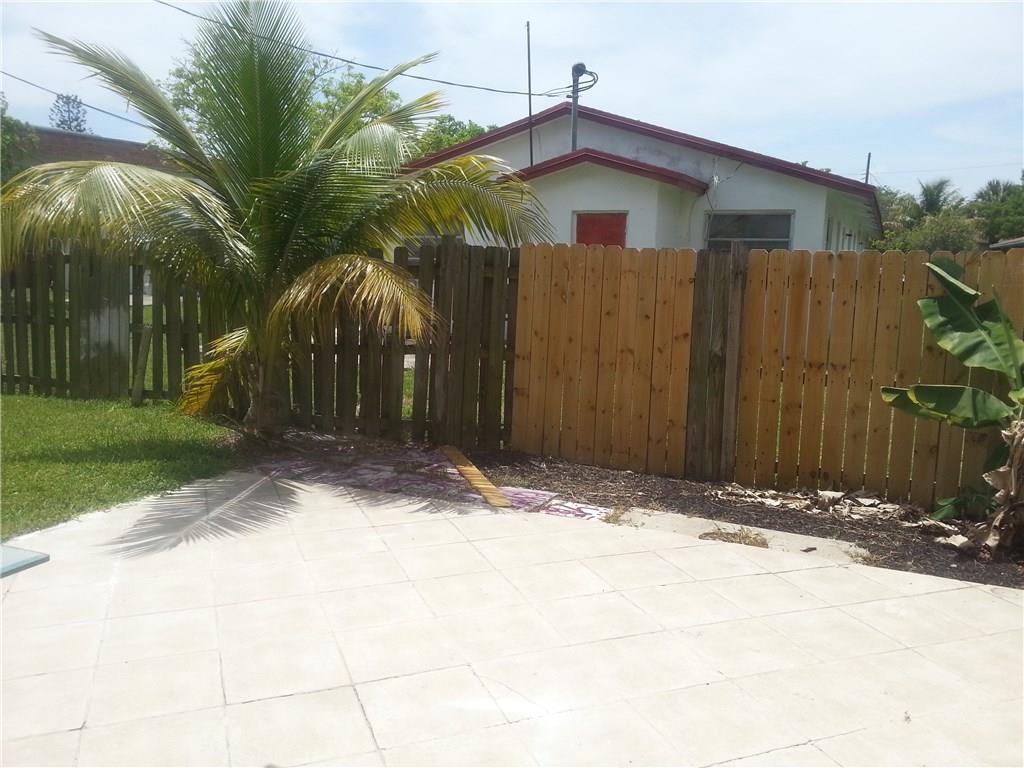 Parkway Gardens 2 Condo - Residential Lease