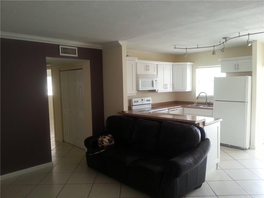 Parkway Gardens 2 Condo - Residential Lease