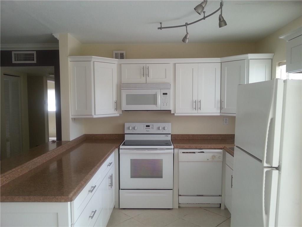 Parkway Gardens 2 Condo - Residential Lease