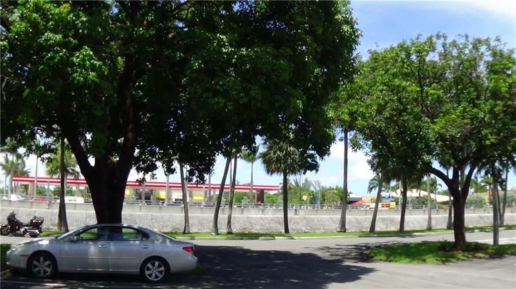 Parkway Gardens 2 Condo - Residential Lease