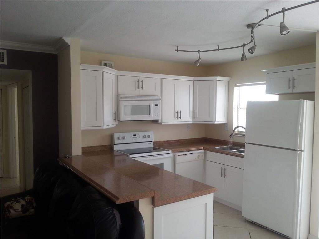 Parkway Gardens 2 Condo - Residential Lease