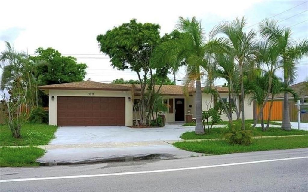 Photo of 1311 SW 12th Avenue, Boca Raton, FL 33486 (MLS # F10420508)