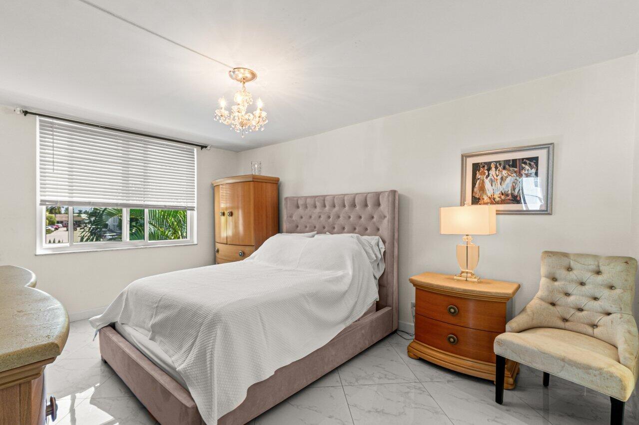 SEAGATE OF GULFSTREAM CONDO - Residential