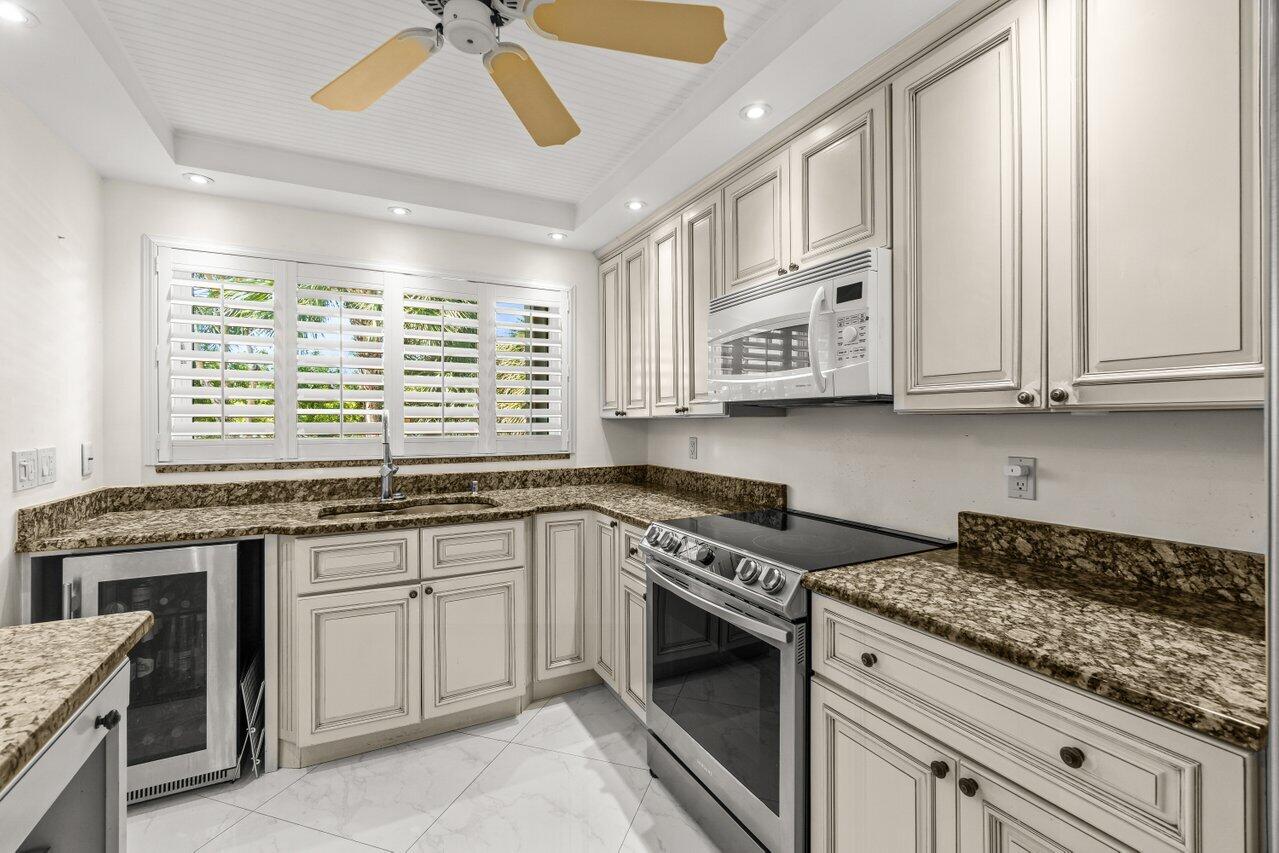 SEAGATE OF GULFSTREAM CONDO - Residential