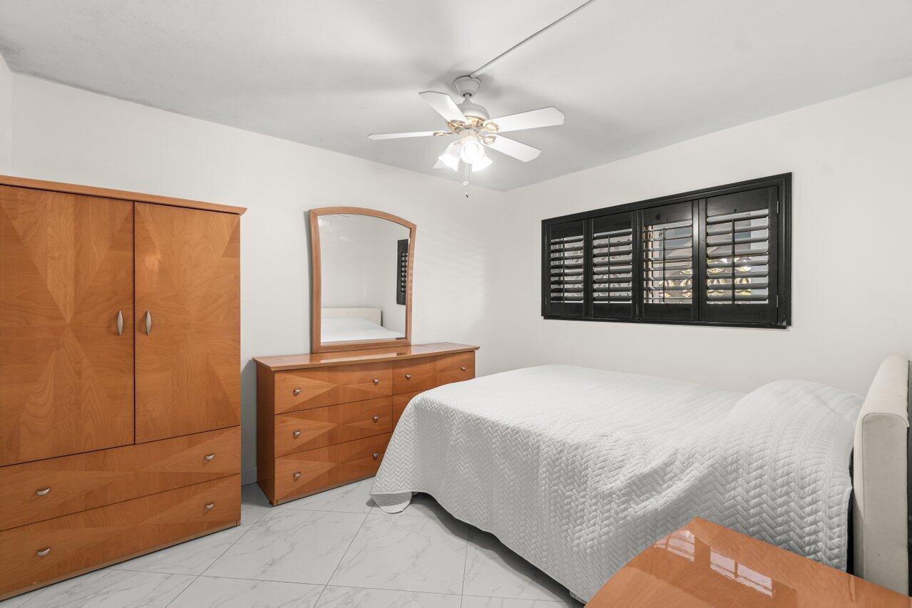 SEAGATE OF GULFSTREAM CONDO - Residential