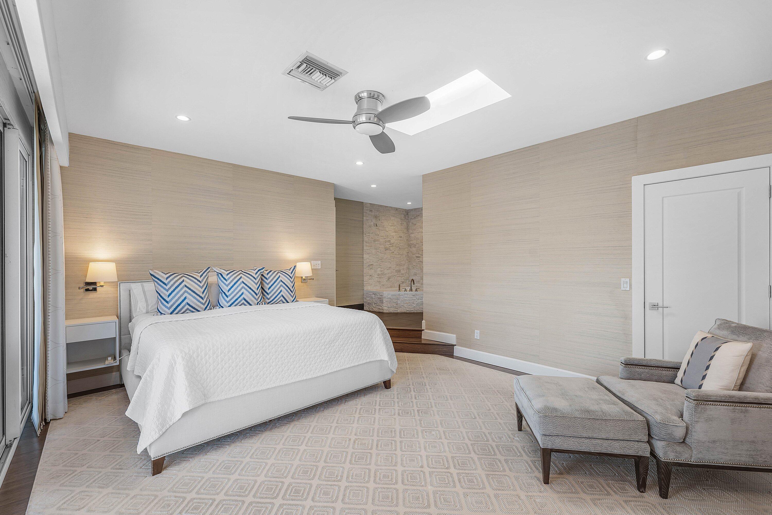 PALM TRAIL YACHT CLUB CON - Residential Lease