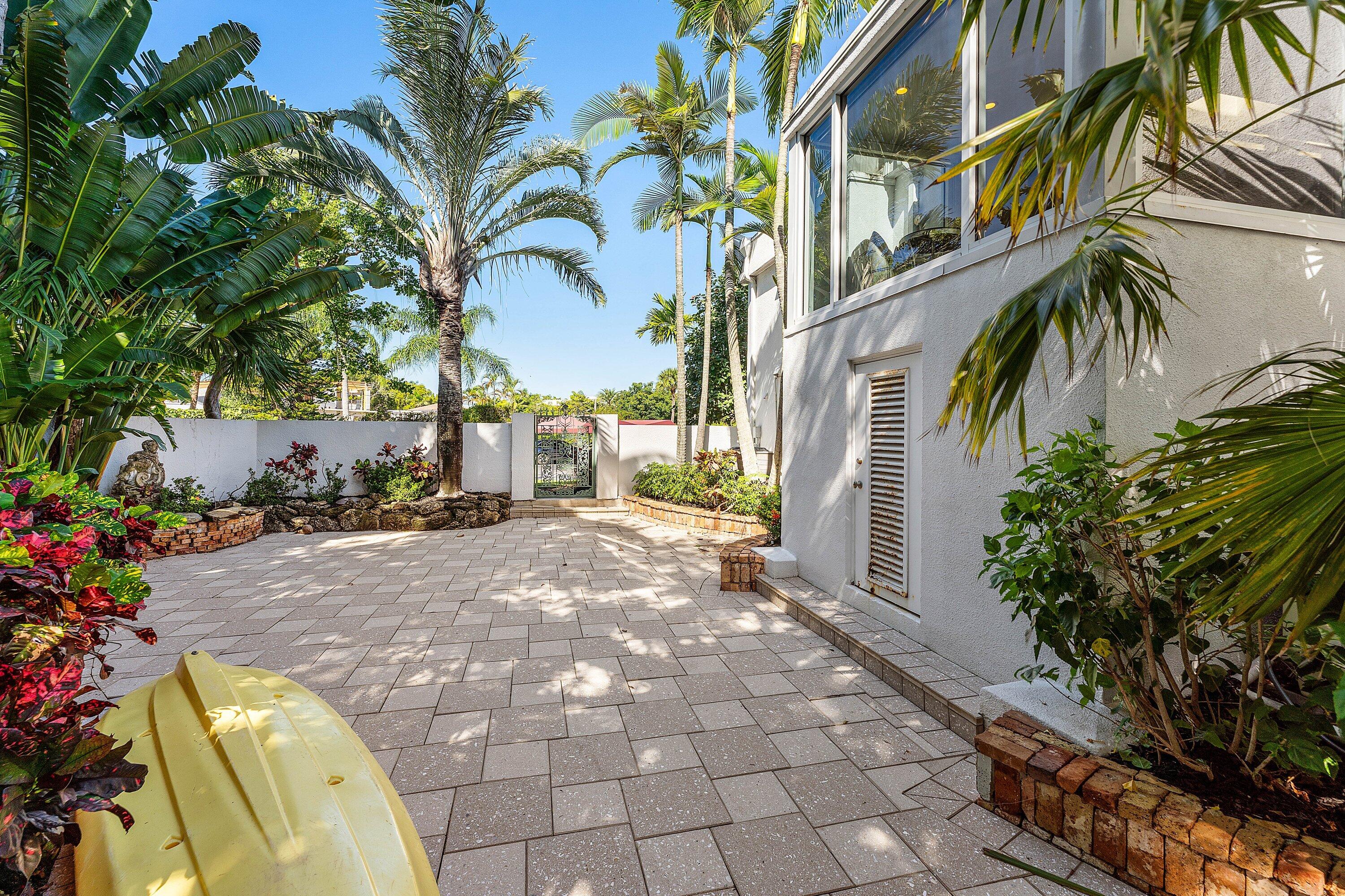 PALM TRAIL YACHT CLUB CON - Residential Lease