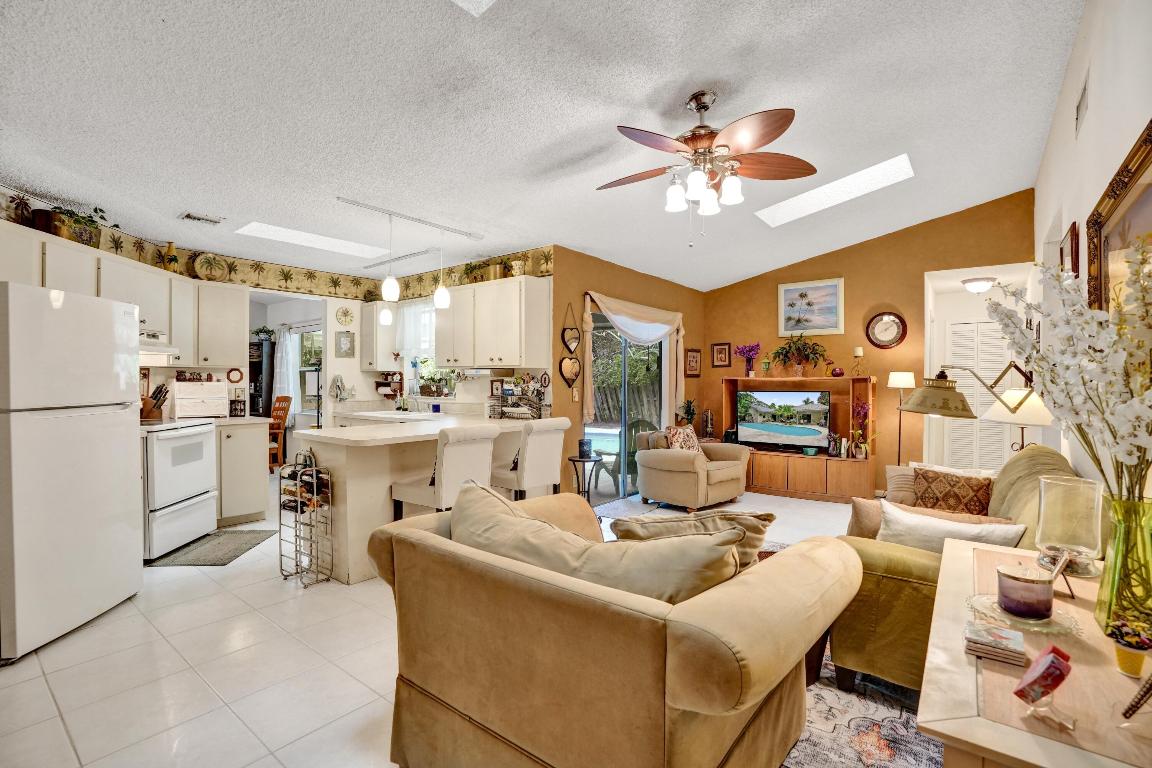 HUNTINGTON WOODS - Residential