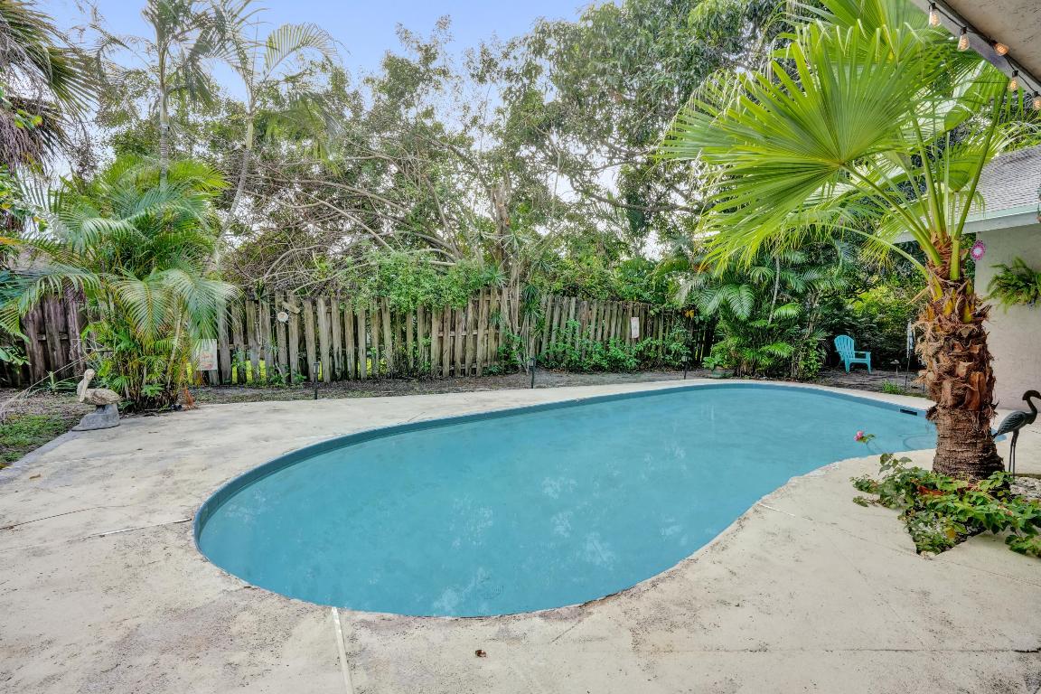 HUNTINGTON WOODS - Residential