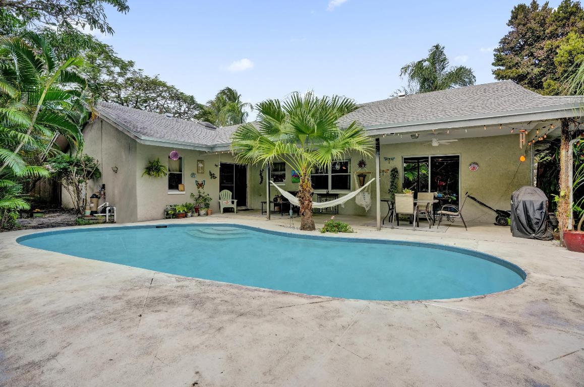 HUNTINGTON WOODS - Residential