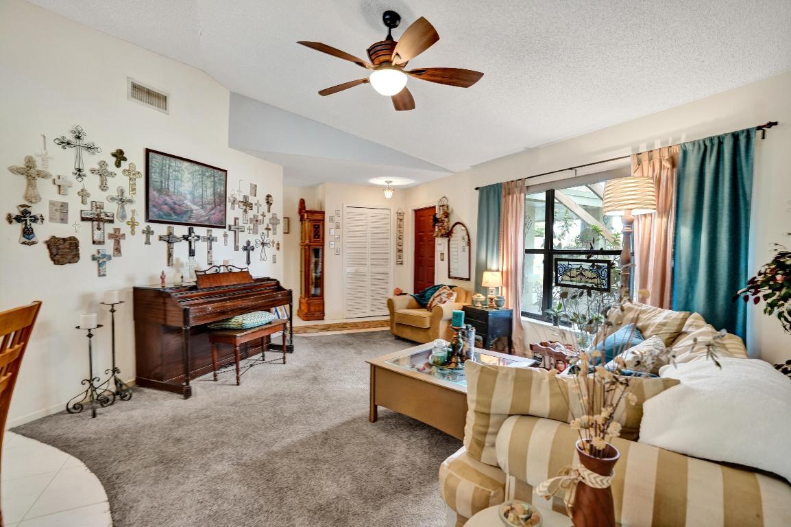 HUNTINGTON WOODS - Residential