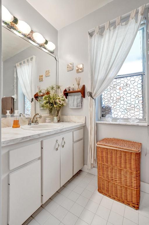 HUNTINGTON WOODS - Residential