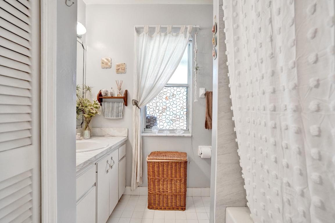 HUNTINGTON WOODS - Residential