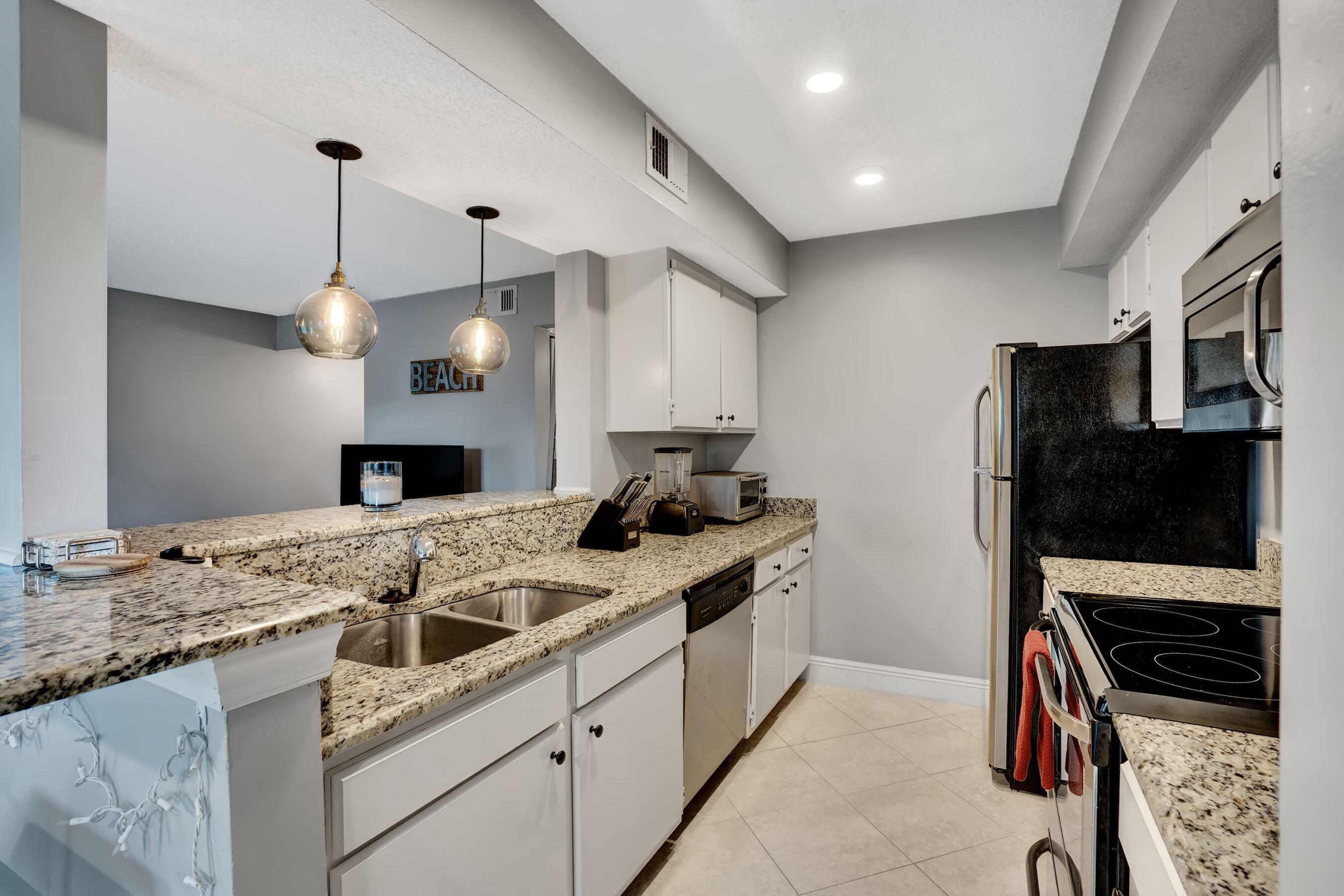 CASABLANCA ISLES CONDOMINIUM - Residential Lease