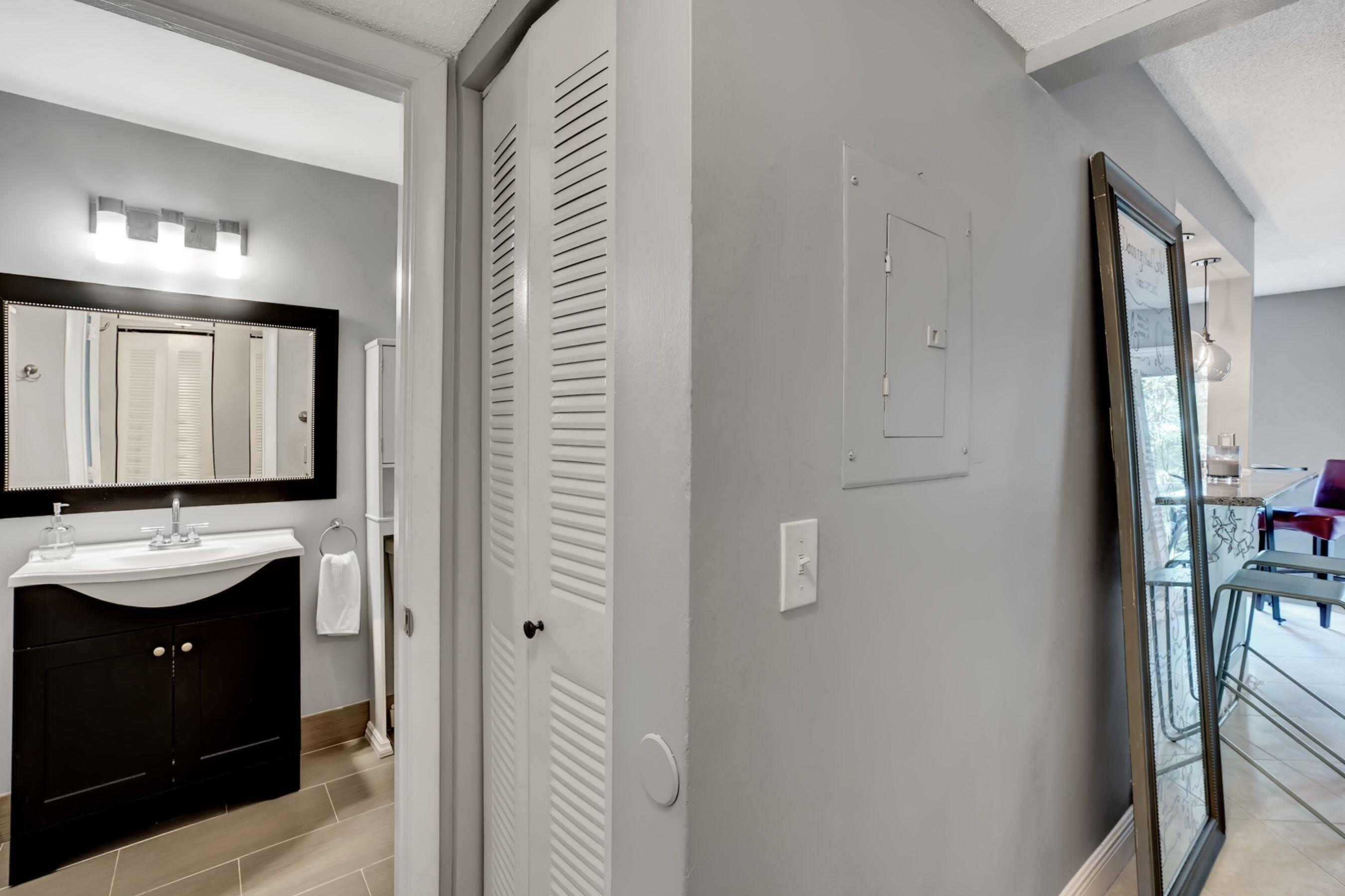 CASABLANCA ISLES CONDOMINIUM - Residential Lease