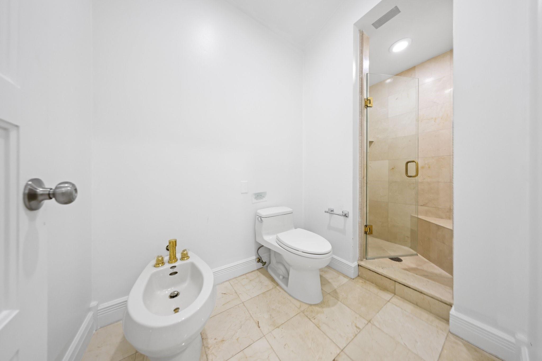 Riviera 6-17 B - Residential