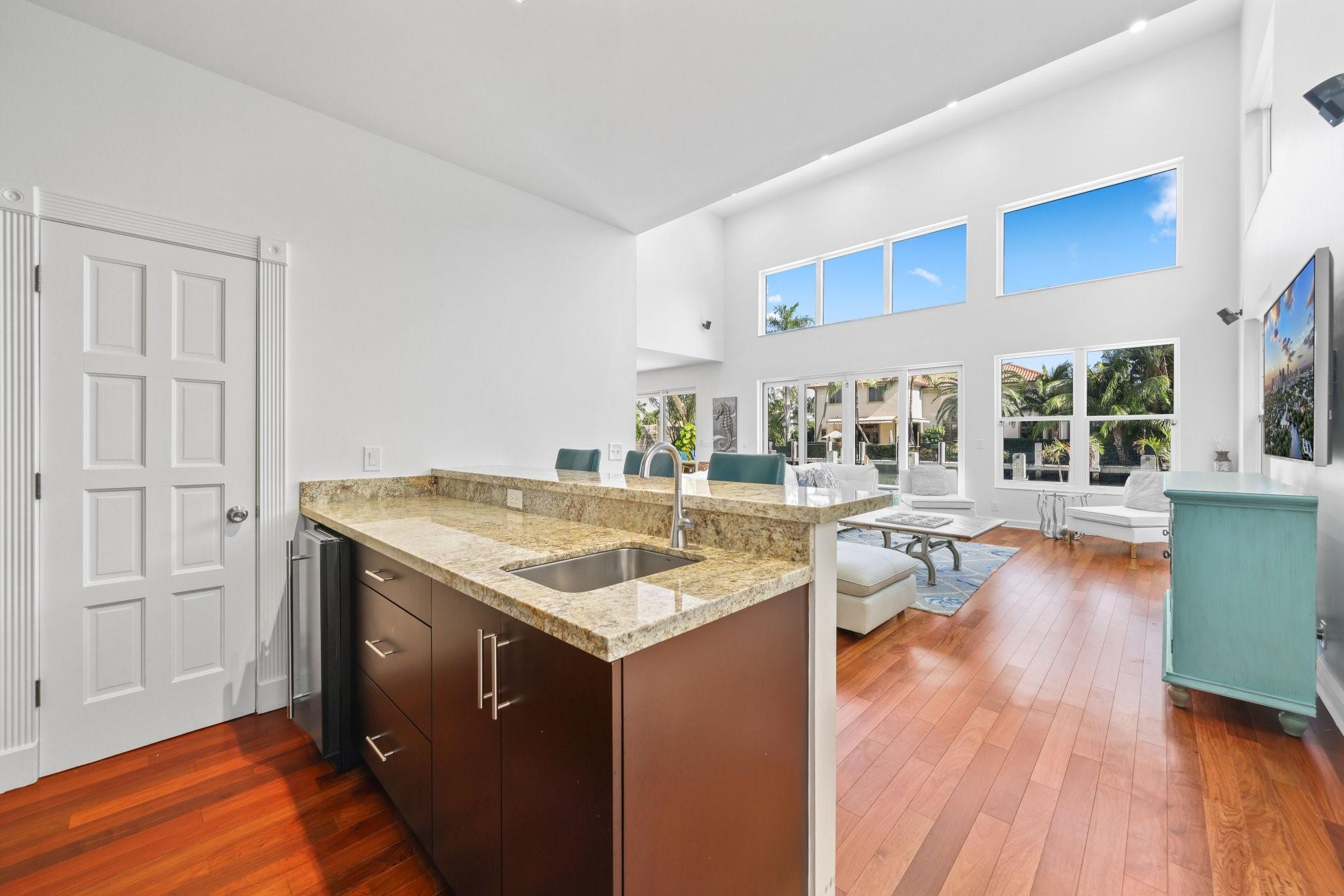 Riviera 6-17 B - Residential