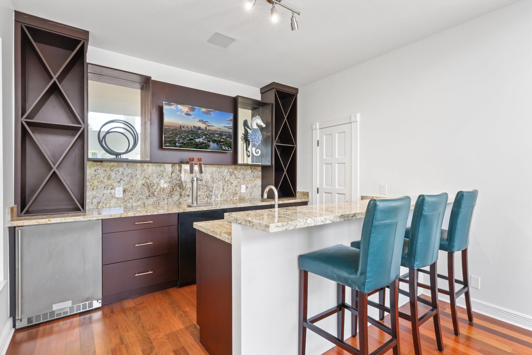 Riviera 6-17 B - Residential