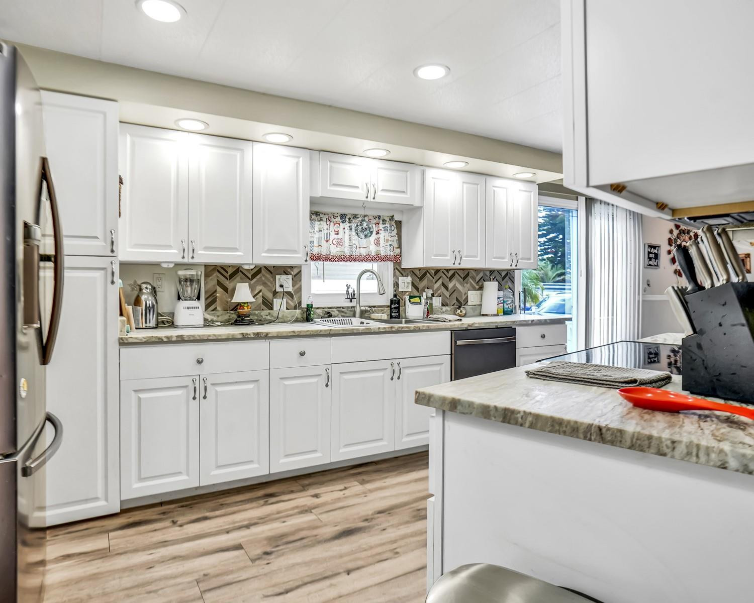 RAVENSWOOD ESTATES & MARINAS - Residential