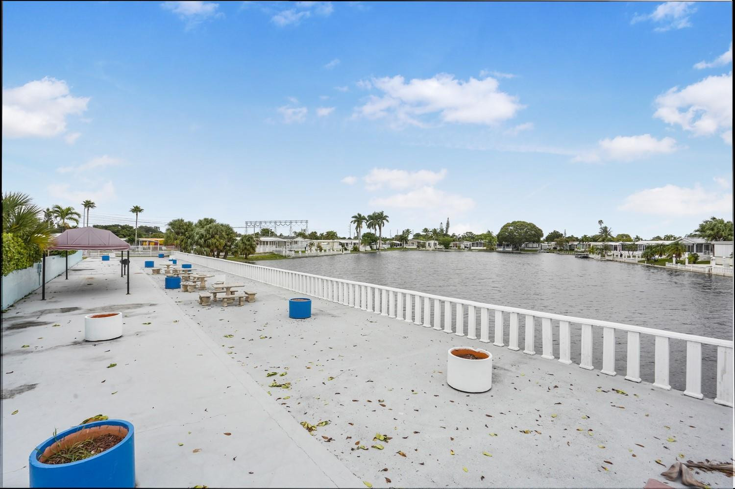 RAVENSWOOD ESTATES & MARINAS - Residential