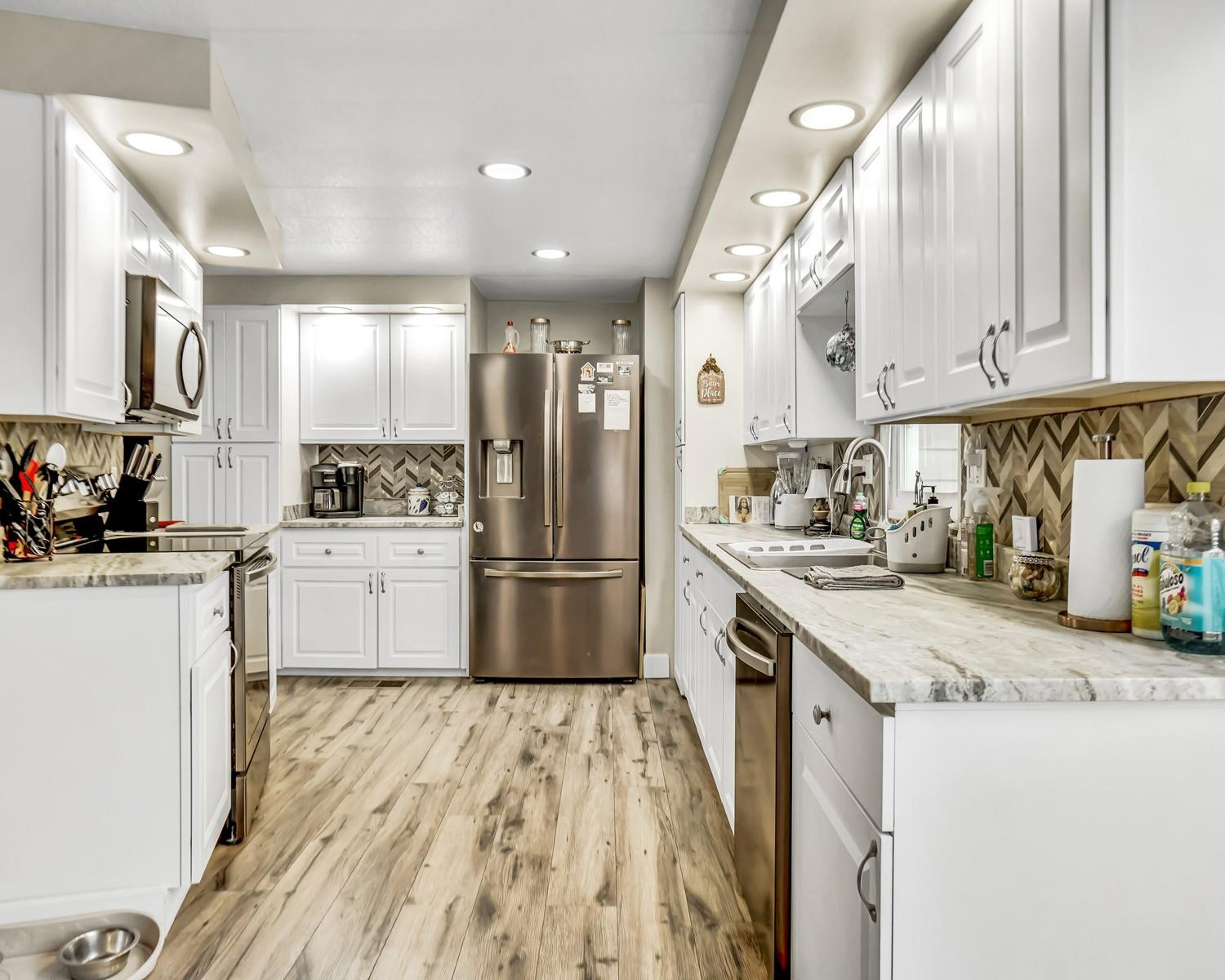 RAVENSWOOD ESTATES & MARINAS - Residential
