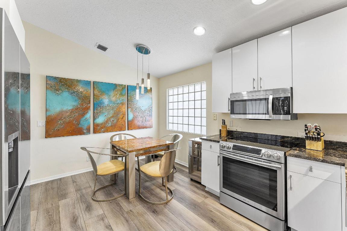 PIPERS GLEN PODS F AND H - Residential