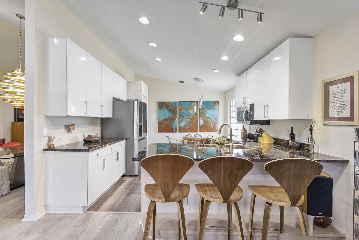 PIPERS GLEN PODS F AND H - Residential