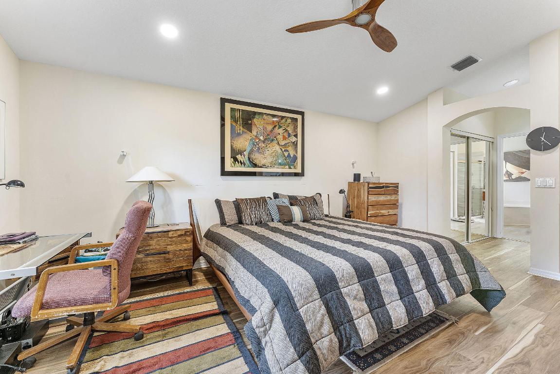 PIPERS GLEN PODS F AND H - Residential