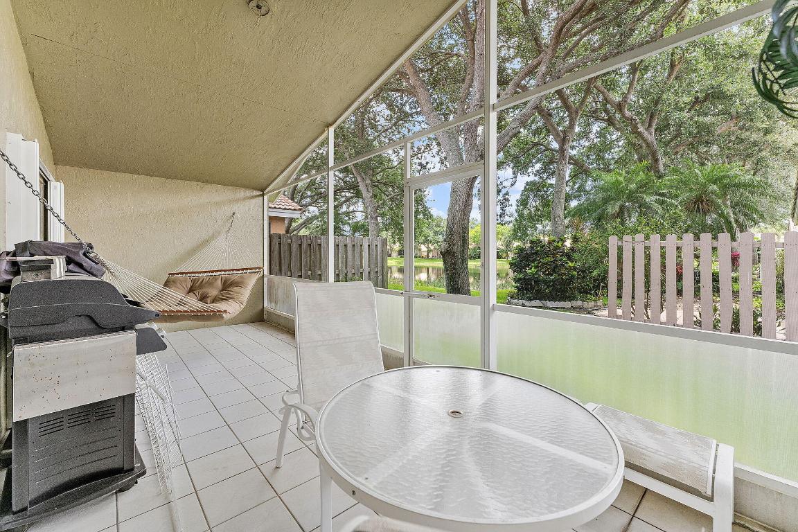 PIPERS GLEN PODS F AND H - Residential