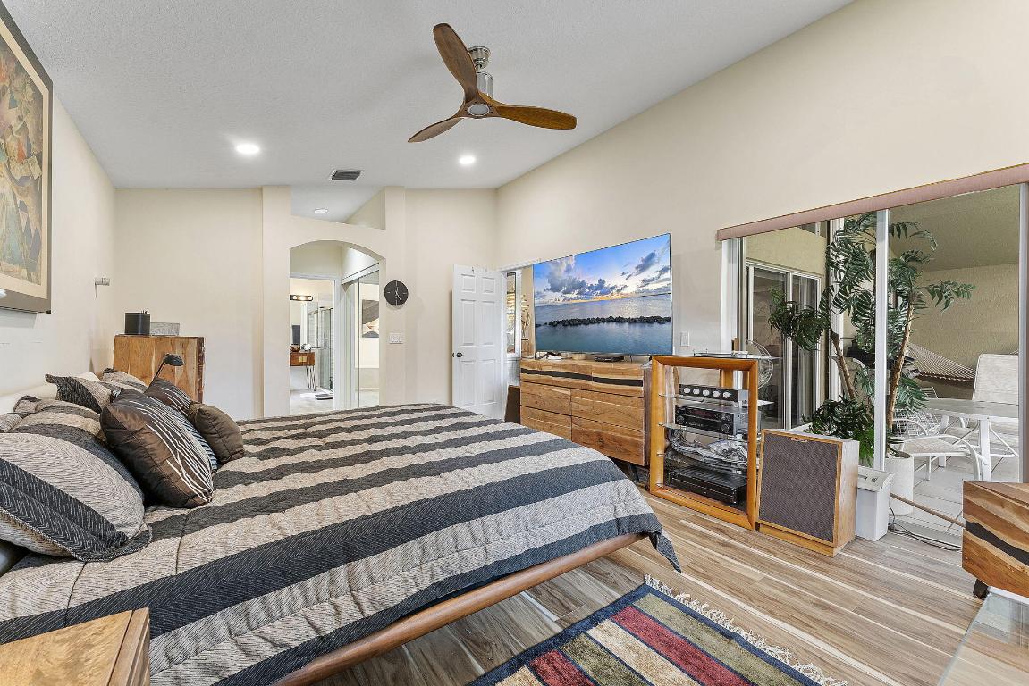 PIPERS GLEN PODS F AND H - Residential