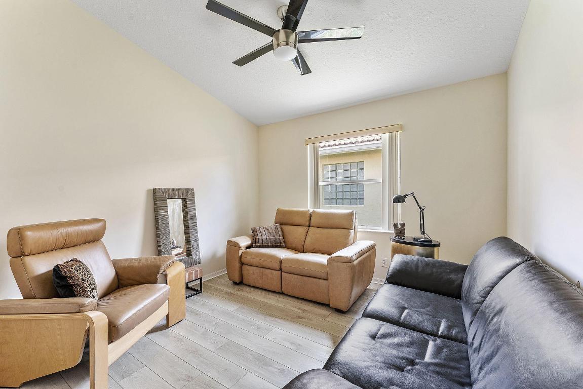 PIPERS GLEN PODS F AND H - Residential