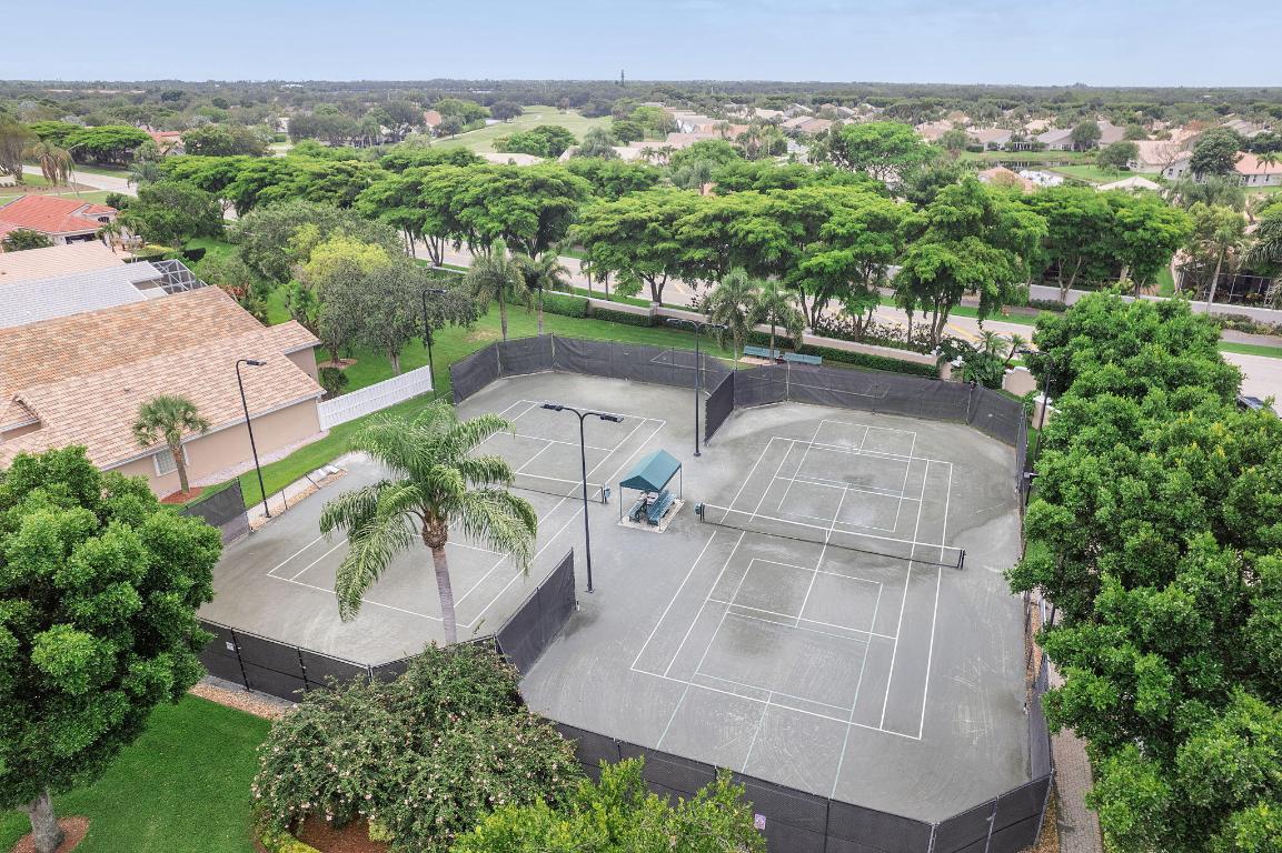 PIPERS GLEN PODS F AND H - Residential