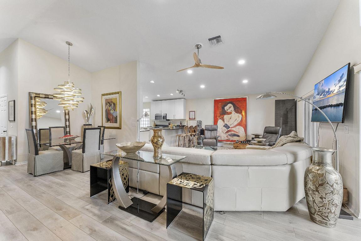 PIPERS GLEN PODS F AND H - Residential