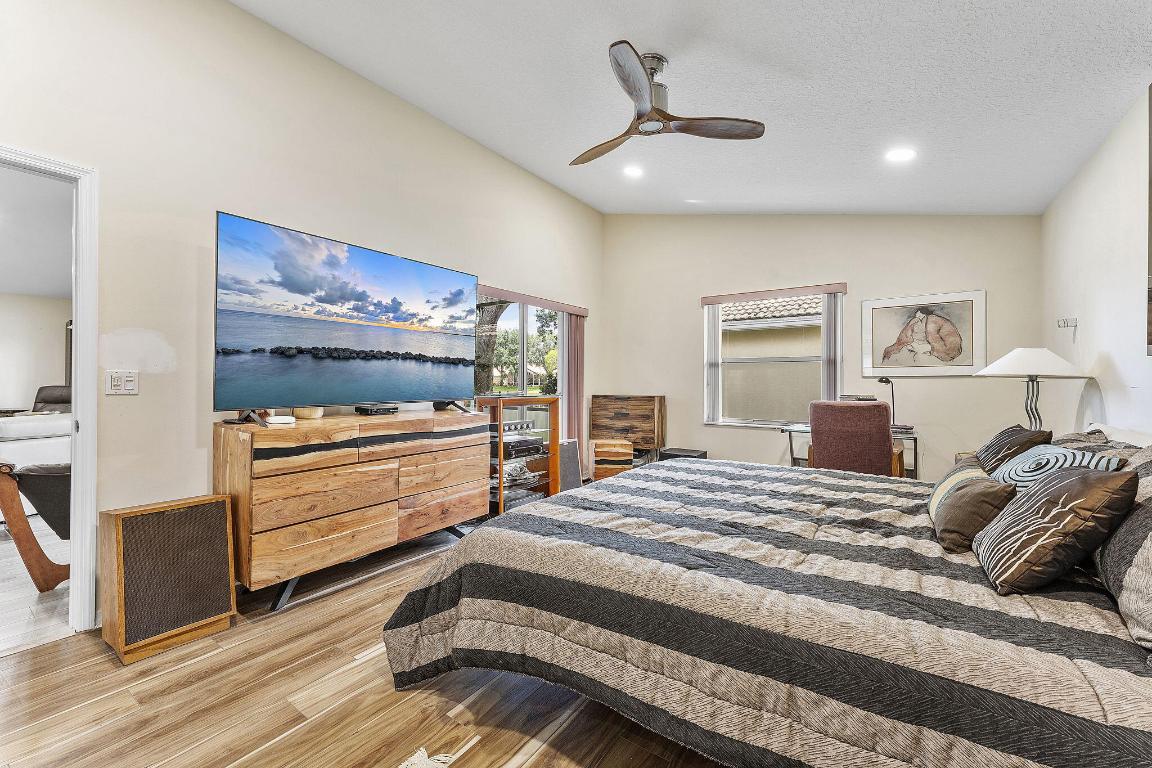 PIPERS GLEN PODS F AND H - Residential