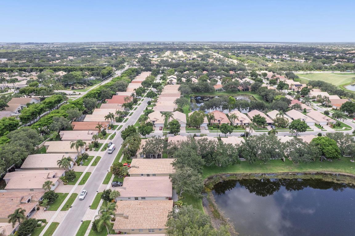 PIPERS GLEN PODS F AND H - Residential