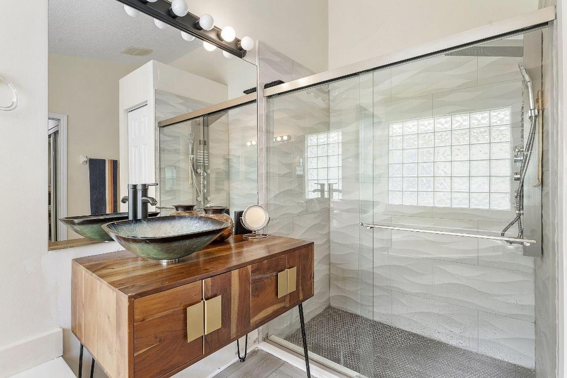 PIPERS GLEN PODS F AND H - Residential