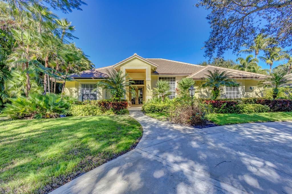 Photo of 9947 SE Oak Tree Terrace, Tequesta, FL 33469 (MLS # R10855380)