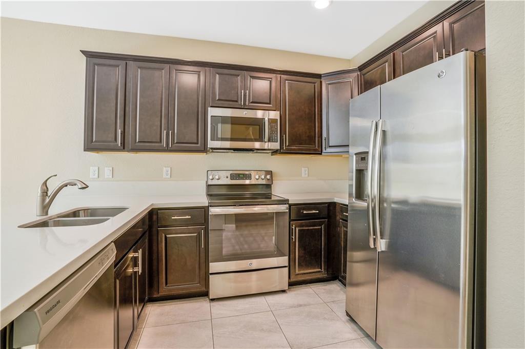 FLAVOR PICT TOWNHOMES PUD - Residential Lease