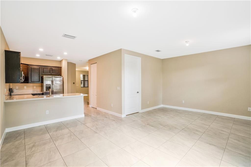 FLAVOR PICT TOWNHOMES PUD - Residential Lease