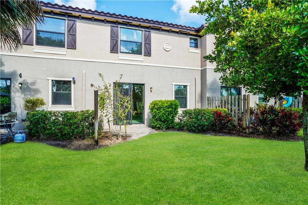 FLAVOR PICT TOWNHOMES PUD - Residential Lease