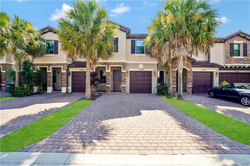 FLAVOR PICT TOWNHOMES PUD - Residential Lease