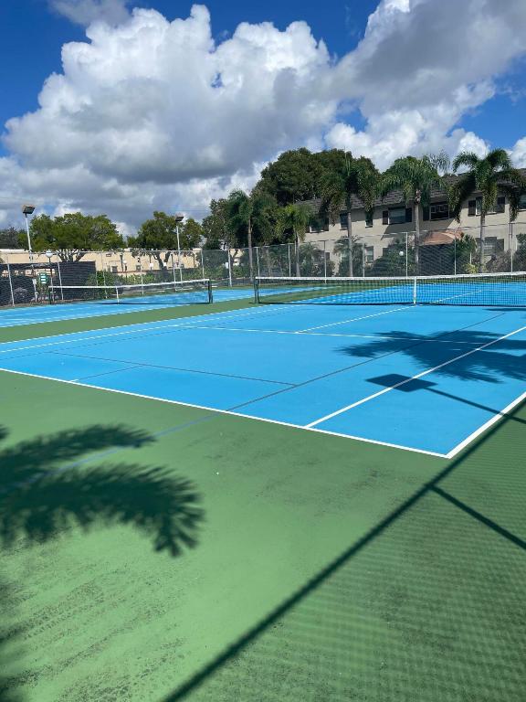 THE MEADOWS CONDO - Residential