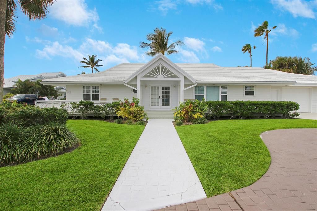 Photo of 207 Xanadu Place, Jupiter, FL 33477 (MLS # R10687112)