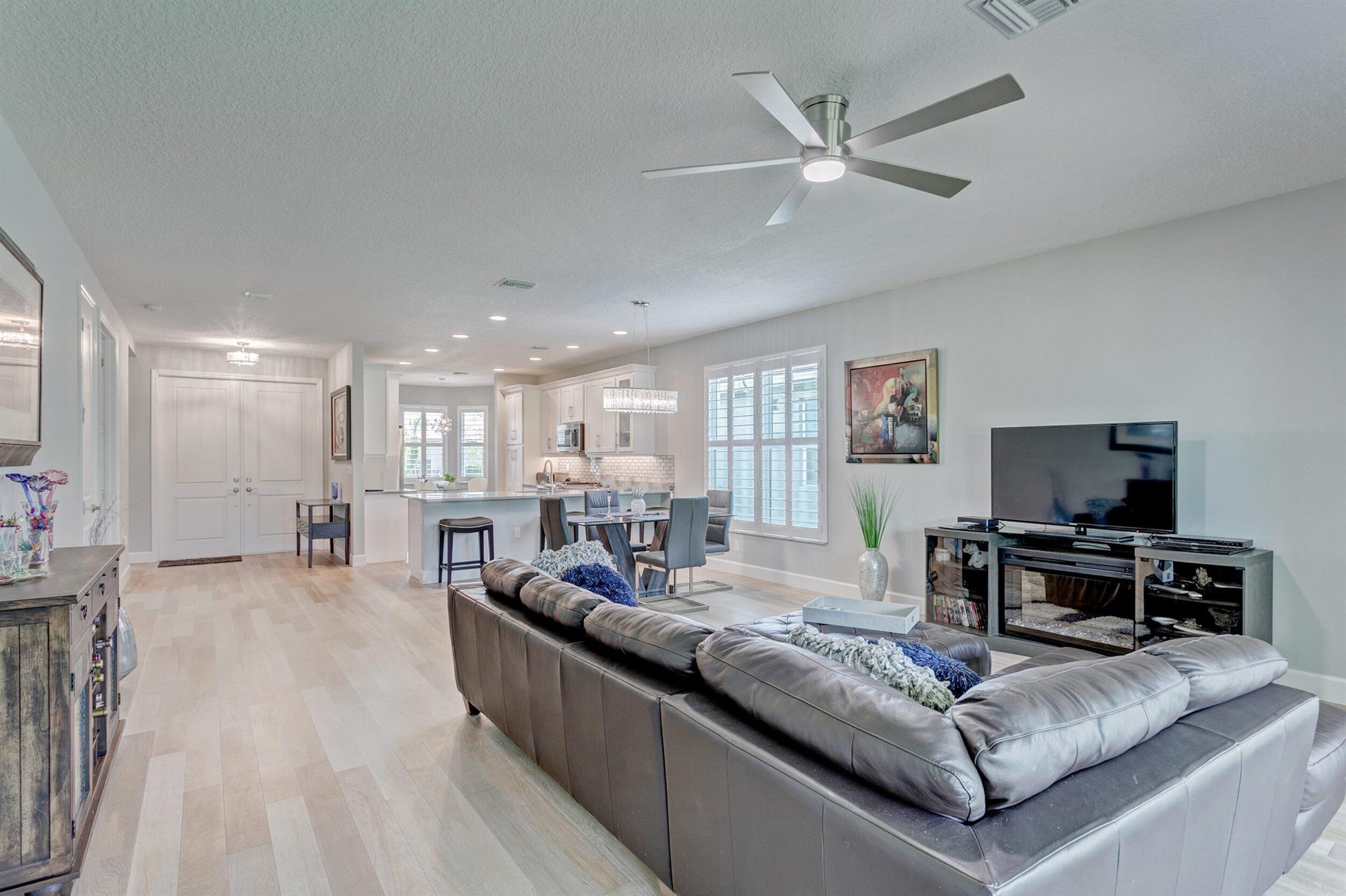 Valencia Cay/ Riverland - Residential