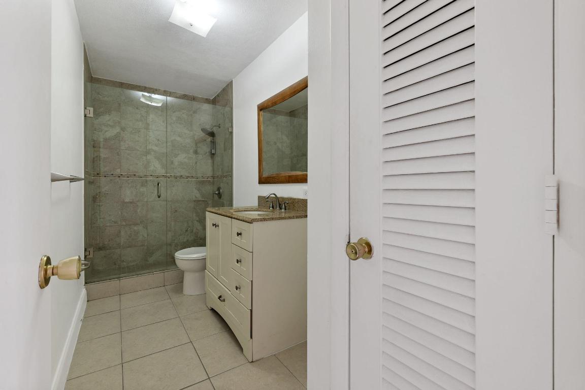 RIVER SHORES CONDO - Residential Lease