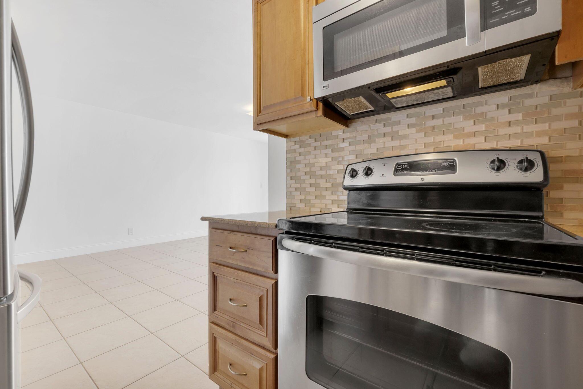 RIVER SHORES CONDO - Residential Lease