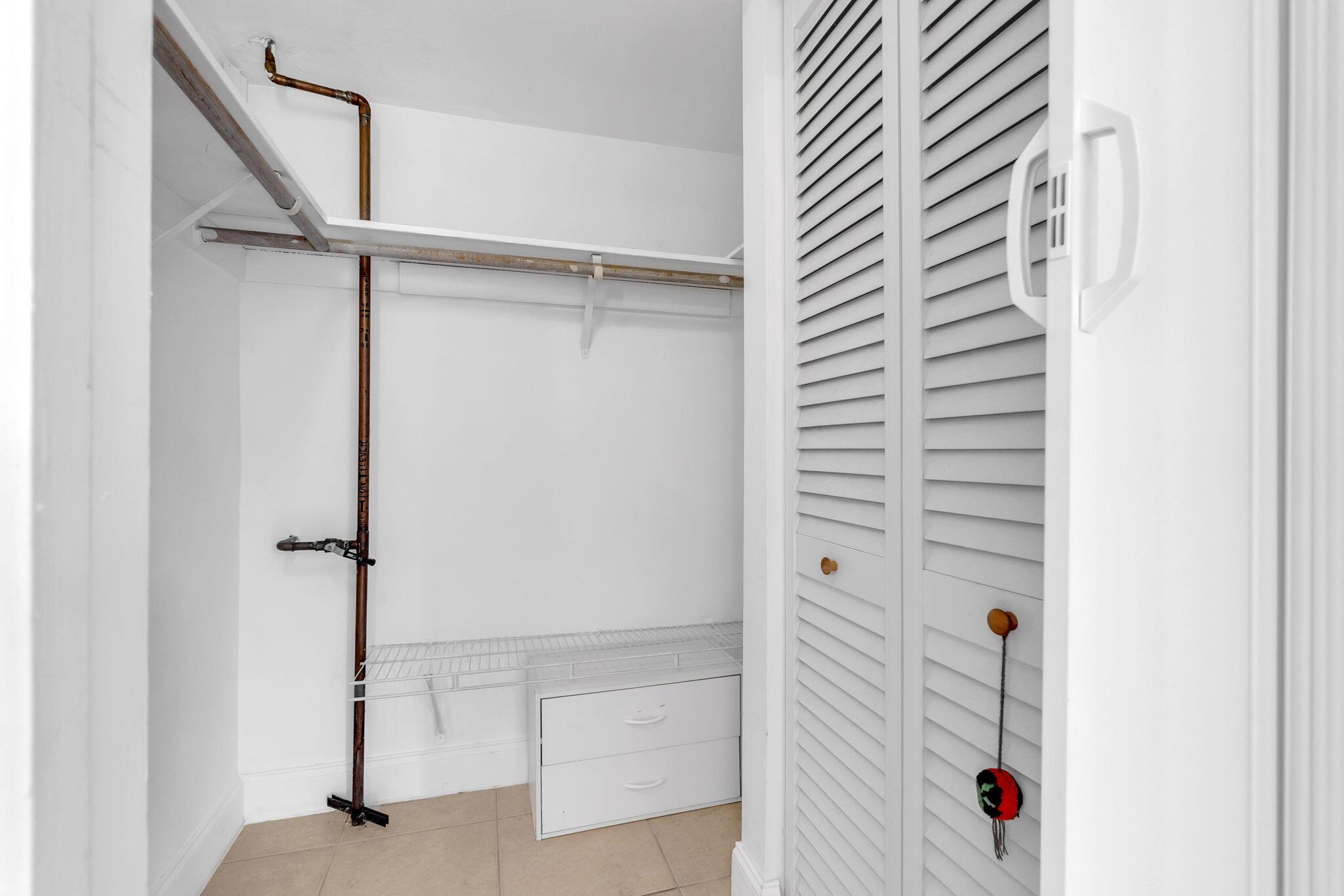 RIVER SHORES CONDO - Residential Lease