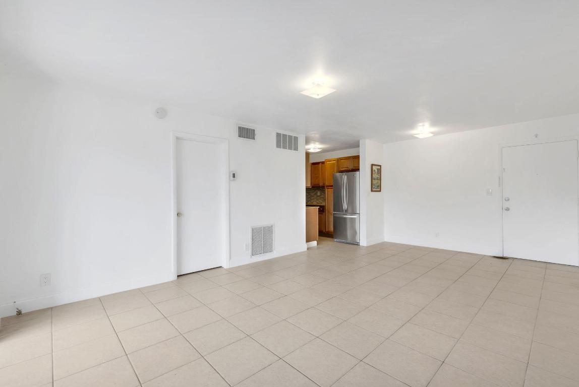 RIVER SHORES CONDO - Residential Lease