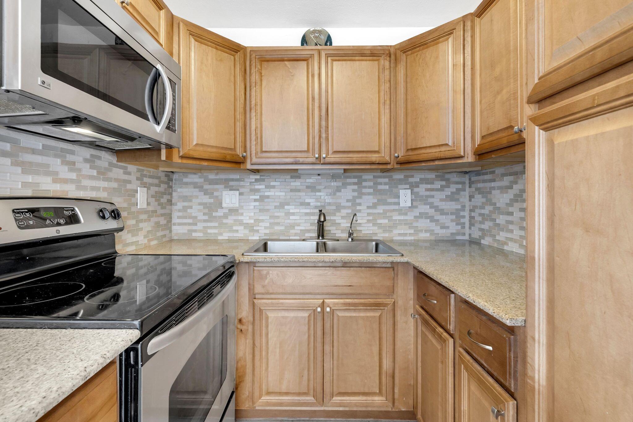 RIVER SHORES CONDO - Residential Lease