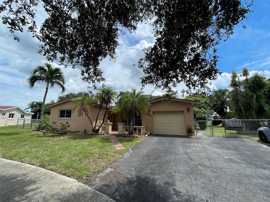 Fully Renovated, No HOA, and Ready to Impress! This beautifully updated 3-bedroom, 2-bathroom single-storyhome blends modern style with comfortable living. Inside, you’ll find an open layout with sleek vinyl flooring, abright living space, and a stunning kitchen featuring quartz countertops and stainless steel appliances. The spaciousprimary bedroom includes a private en-suite bath and generous closet space, while two additional bedrooms and asecond full bath provide flexibility for family, guests, or a home office. Step outside to your private canal-frontbackyard with a screened-in patio, covered lanai, and a sparkling pool—perfect for relaxing or entertaining. Locatedon a quiet street with no HOA, just minutes from top- rated schools, shopping, dining, and major roads.
